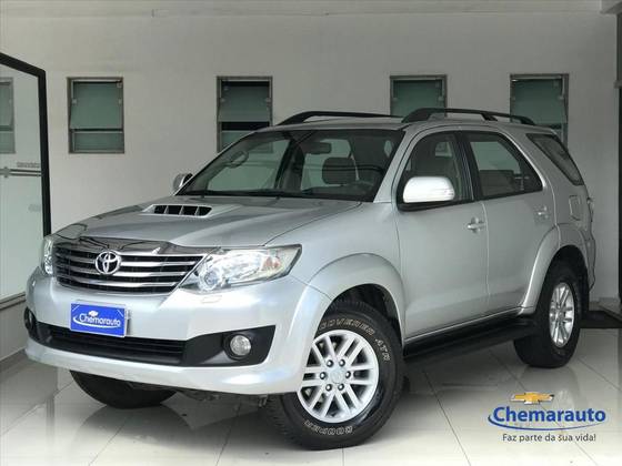 TOYOTA HILUX SW4 3.0 SRV 4X4 7 LUGARES 16V TURBO INTERCOOLER DIESEL 4P AUTOMÁTICO